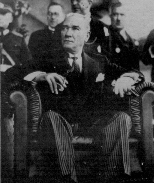 ataturk_001.jpg